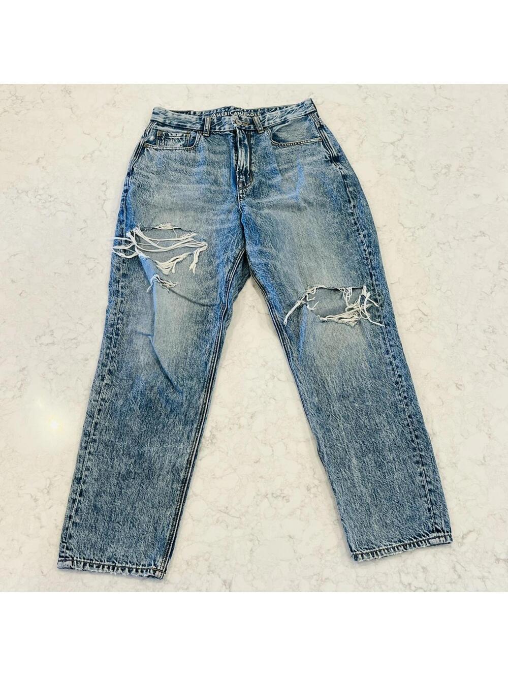 American Eagle AE Curvy Mom Jeans Distressed High Wasted Looose Straight Leg 6R